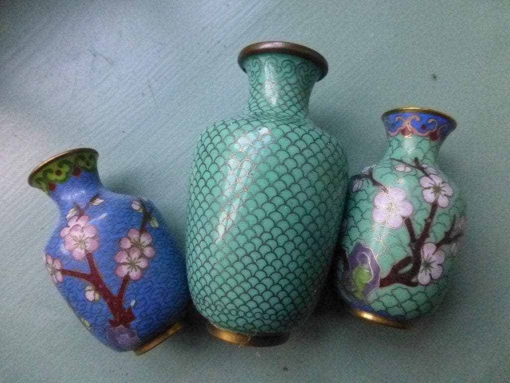 drie Chinese Emaille Cloisonne Vaasjes / samen voor 45,-, Antiek en Kunst, Verzenden