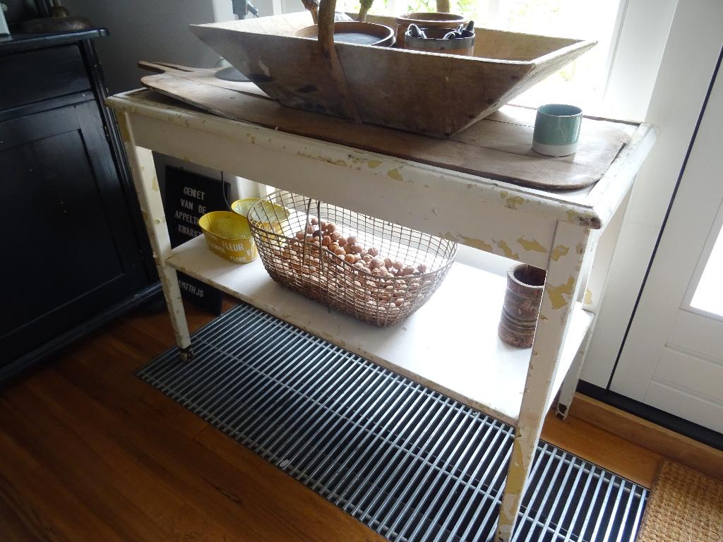 antiek brocante witte tafel met onderblad, Ophalen