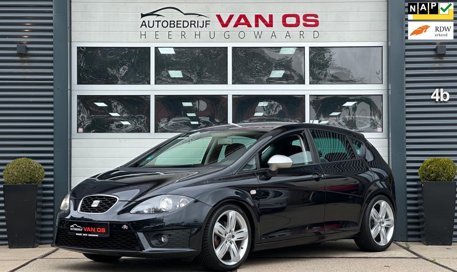 Seat LEON 1.8 TFSI FR Automaat / Navi / Xenon / 160PK, Gebruikt, Zwart, 4 cilinders, Bedrijf
