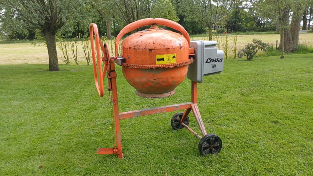 Te koop een nette lescha betonmolen  / Cementmolen, Ophalen