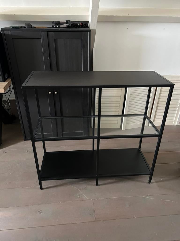 IKEA VITTSJO kast / shelving unit zwart met glas 100x93 cn, Ophalen, Zo goed als nieuw