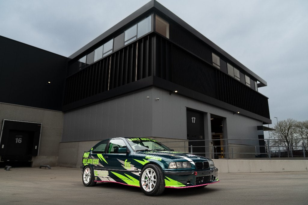 Drift auto, Achterwielaandrijving, 4 cilinders, Bedrijf, Handgeschakeld