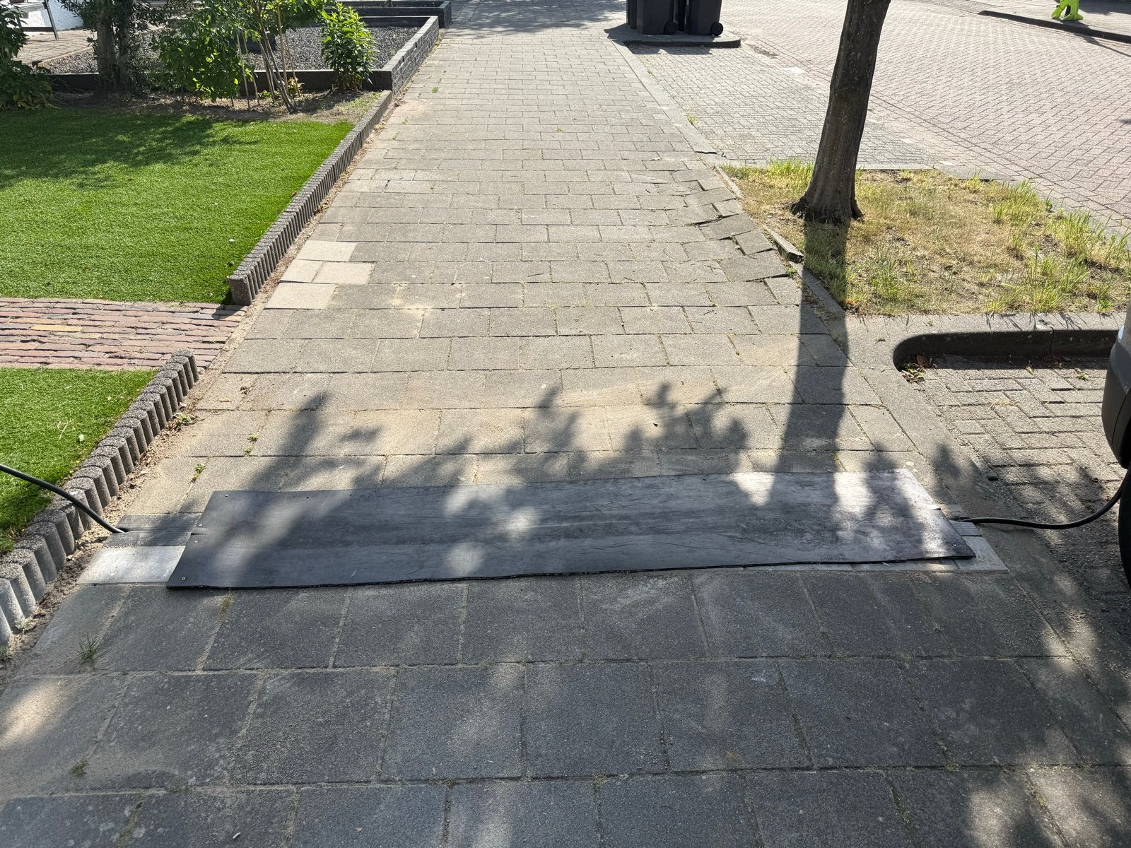 Zelfgemaakte rubberen stoepafdekking voor laadkabel EV, Auto diversen, Auto-accessoires, Gebruikt, Ophalen