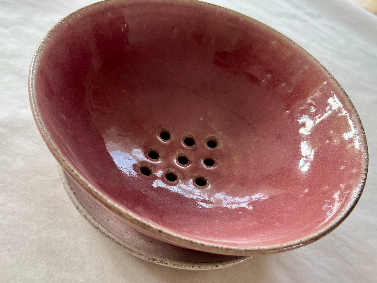 Keramisch fruitschaaltje met Afvoer en Schotel - Roze, Ophalen, Zo goed als nieuw, Rond