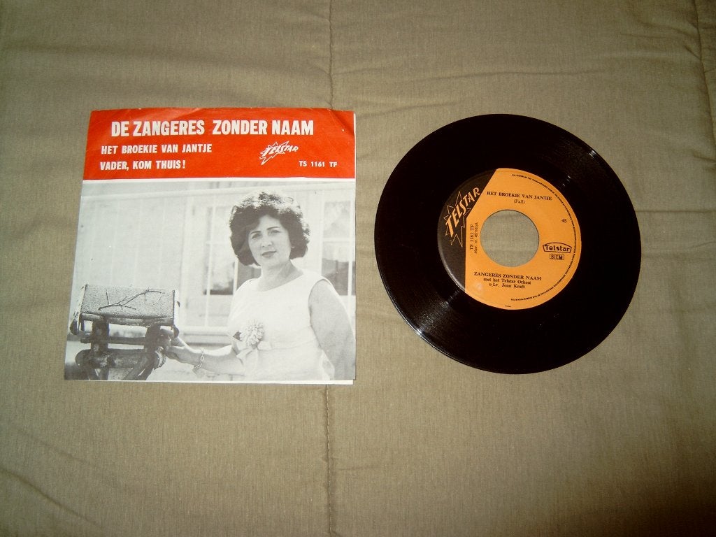 12 singles De Zangeres Zonder Naam te koop (1), Gebruikt, 7 inch, Ophalen of Verzenden, Levenslied of Smartlap