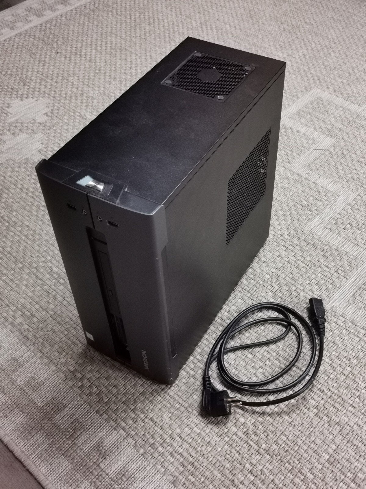 Medion Akoya P4200 Desktop PC - Intel Core i3-8100, 8GB RAM, Computers en Software, Desktop Pc's, Gebruikt, 3 tot 4 Ghz, SSD, 8 GB