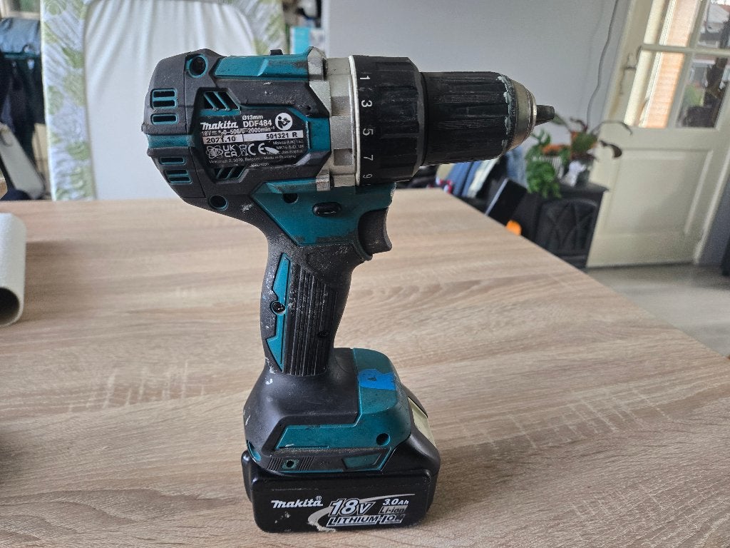 2x Makita accuboor + 1x 18V 3,0Ah Batterij, Ophalen, Gebruikt, Variabele snelheid, Boor- en Schroefmachine