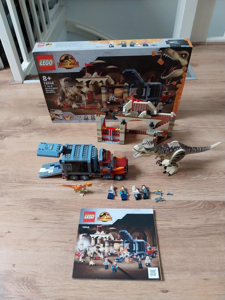 lego jurassic world 76948 T-rex en atrociraptor breakout, Ophalen of Verzenden, Zo goed als nieuw