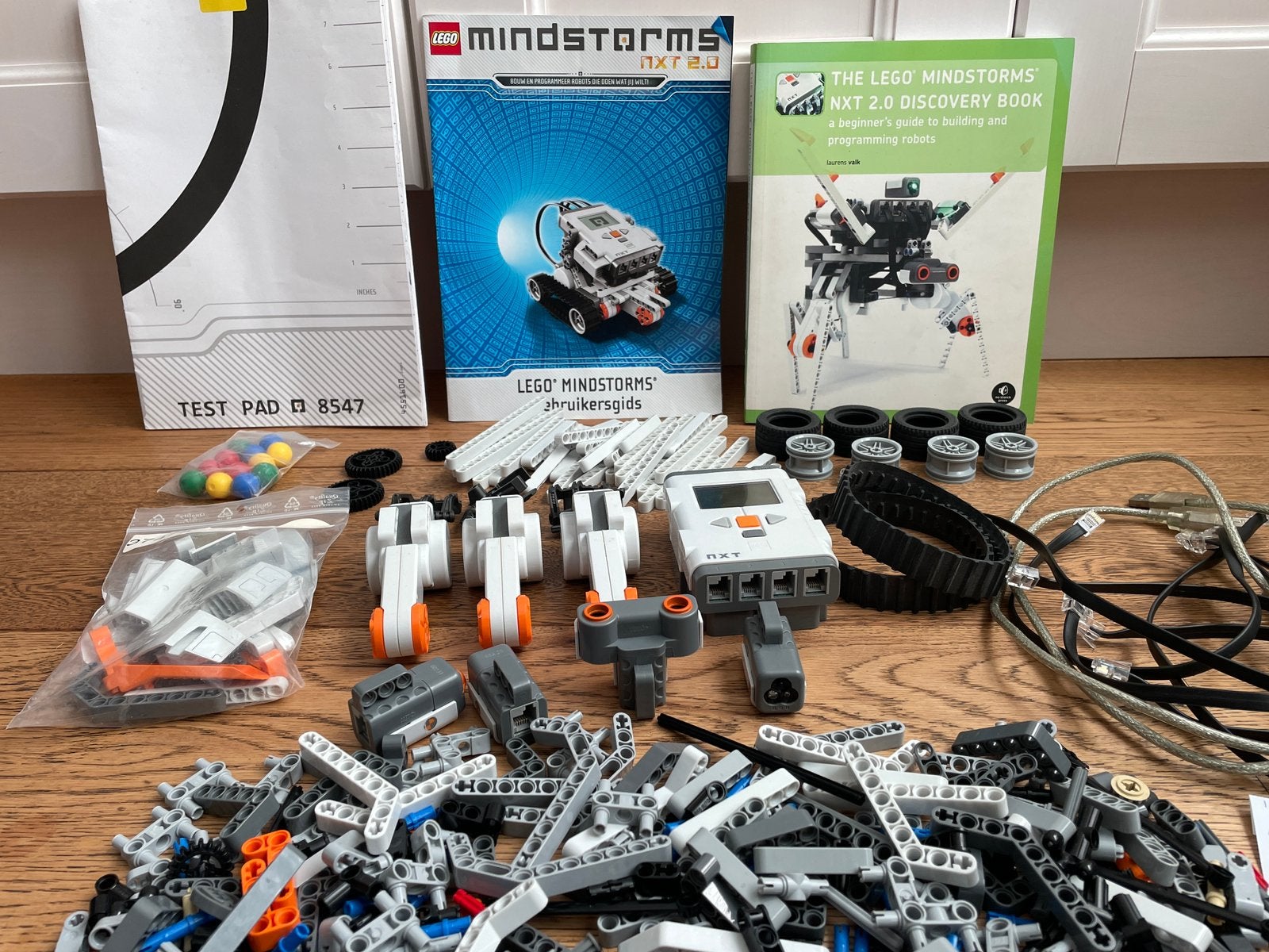 Lego mindstorms NXT 2.0 met extra boek, Ophalen of Verzenden, Zo goed als nieuw