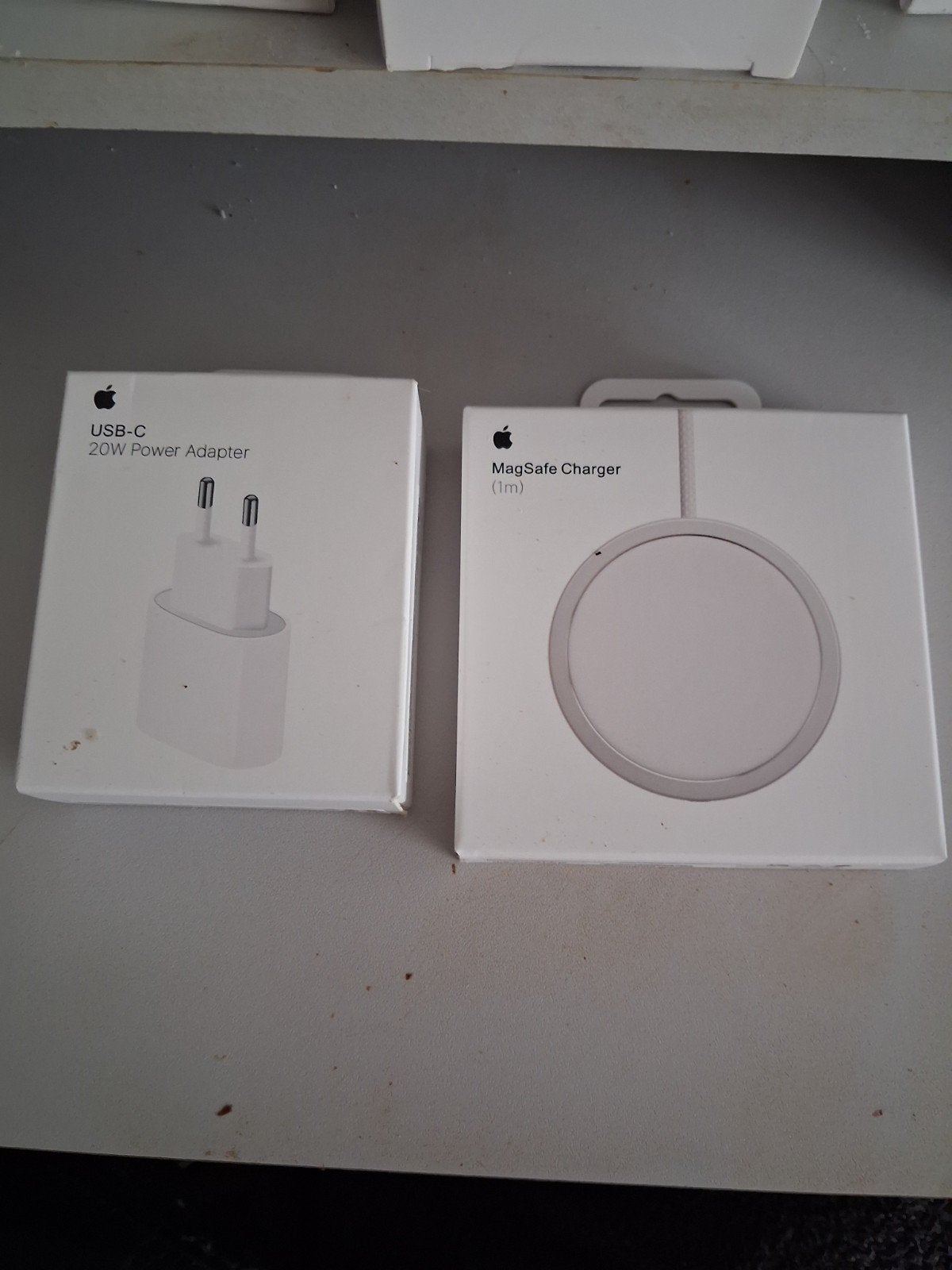 Apple USB-C 20W Power Adapter & MagSafe Oplader, Telecommunicatie, Mobiele telefoons | Telefoon-opladers, Universeel, USB-C, Adapter