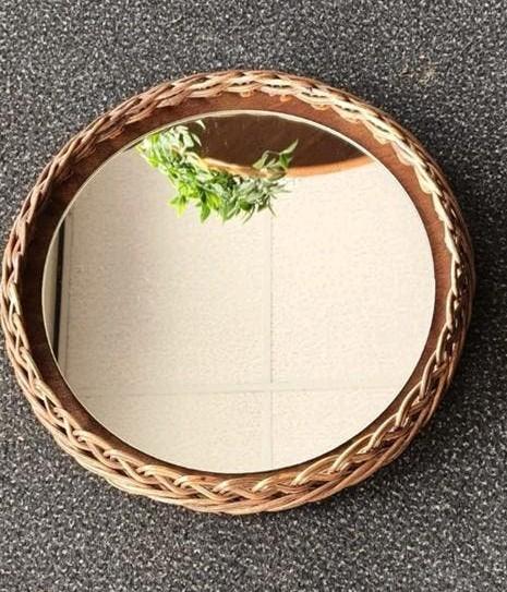 Spiegel met rieten lijst vintage rieten spiegel rond
31x31, Ophalen, Rond, Minder dan 50 cm, Minder dan 100 cm