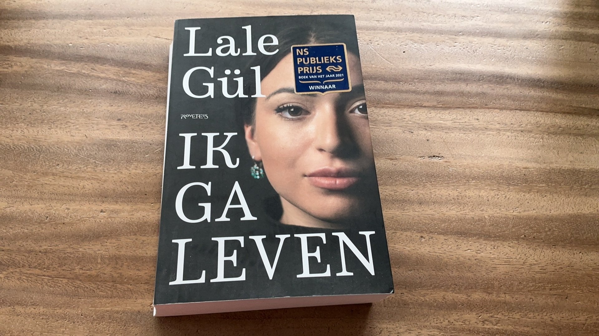Lale Gül - Ik ga leven, Boeken, Ophalen of Verzenden, Zo goed als nieuw, Lale Gül