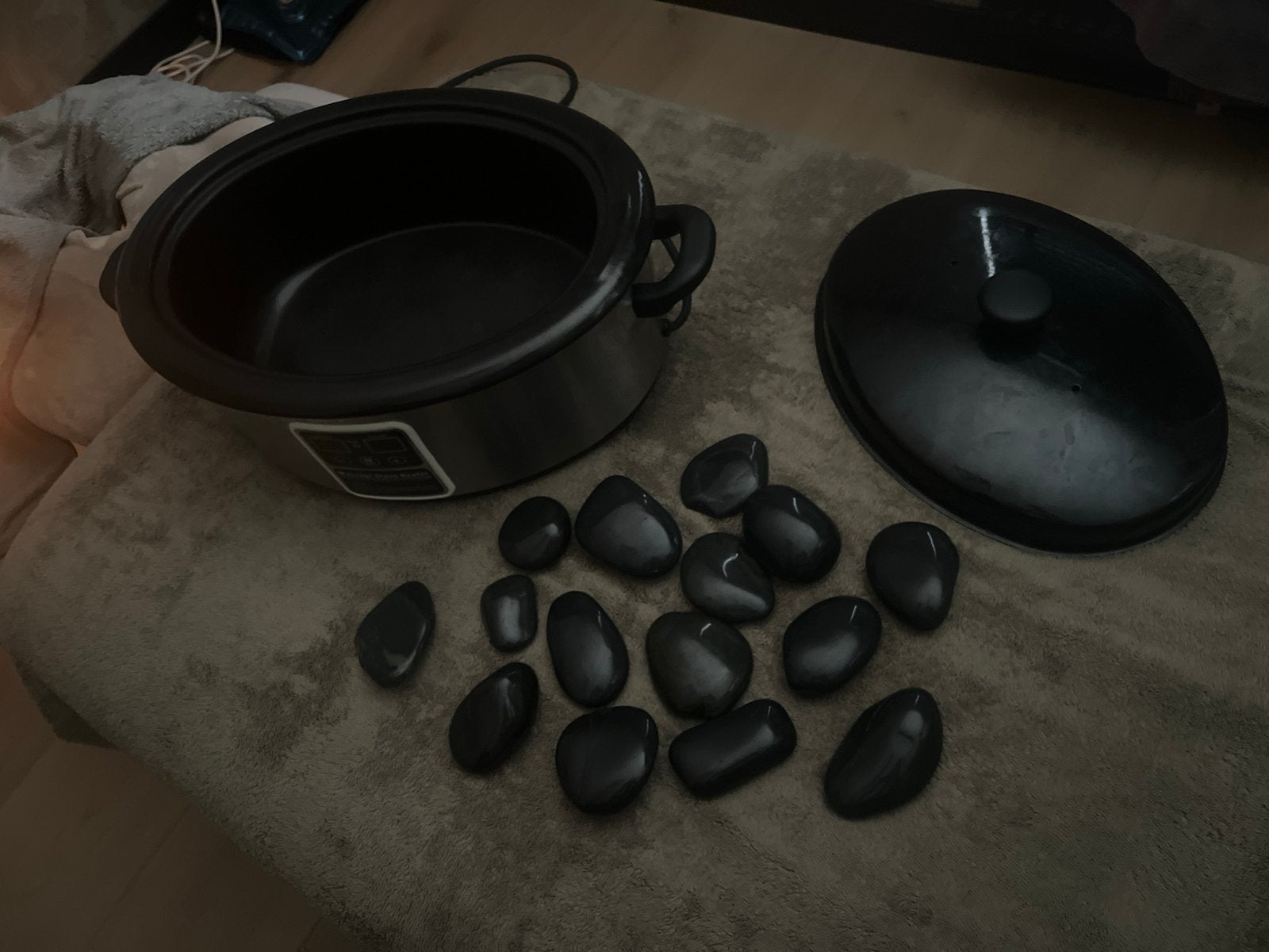 Hotstonepan inclusief 15 stenen voor massage, Ophalen, Gebruikt, Hotstone