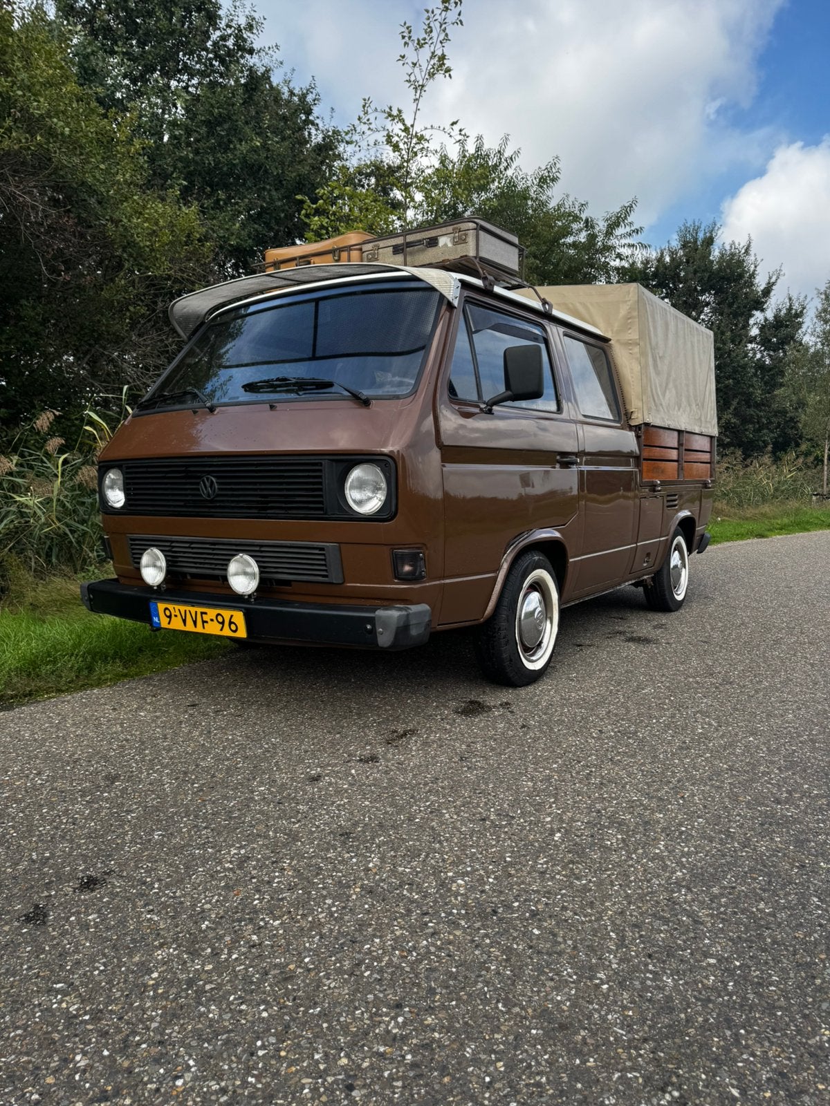 Volkswagen T3 DOKA 1984 1.9 Diesel, Achterwielaandrijving, Zwart, Bruin, Leder