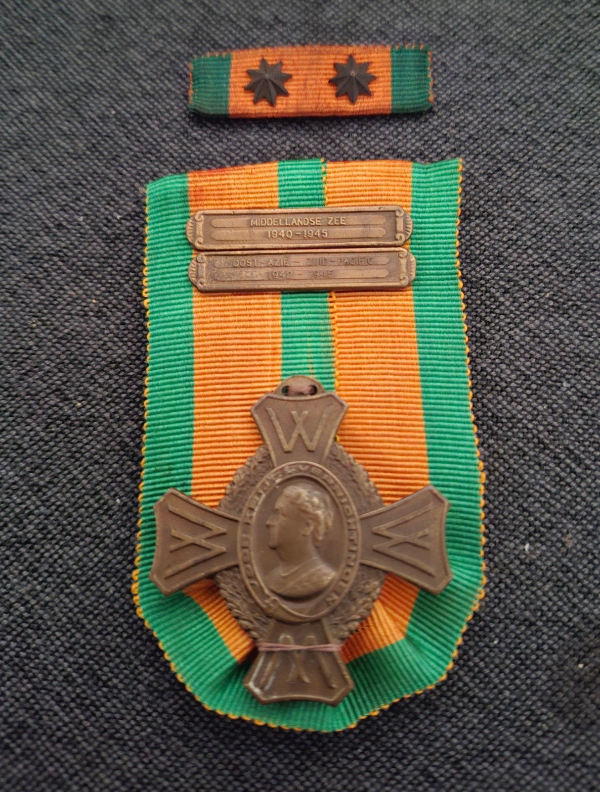 Oorlogsherrineringskruis met 2 gespen en baton, Verzenden, Landmacht, Nederland, Embleem of Badge