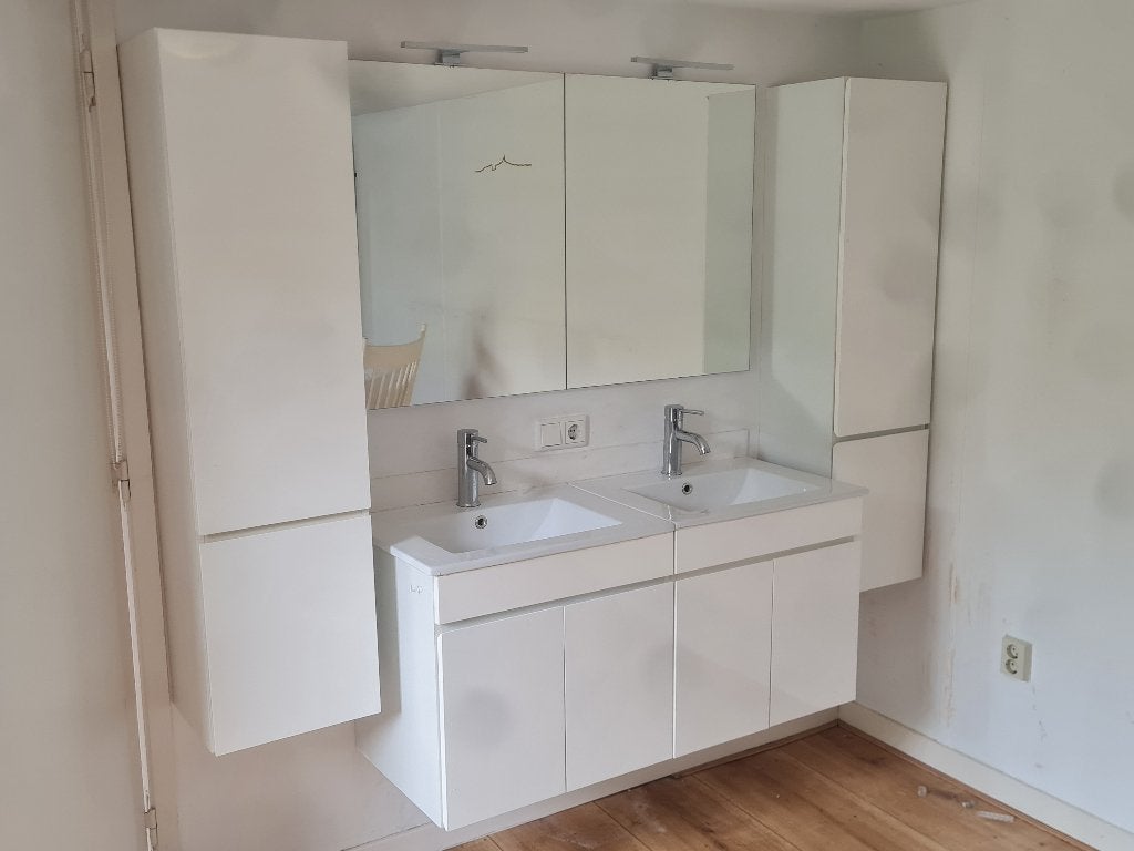 badkamermeubel 2x wastafel met kast 2 spiegels 2 kasten, Huis en Inrichting, Badkamer | Badkamermeubels, Ophalen, 50 tot 100 cm