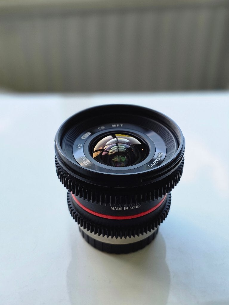 Samyang 12mm T2.2 VDSLR NCS CS (MFT), Audio, Tv en Foto, Samyang, Micro Four Thirds, Beschermhoes/tas, Zo goed als nieuw