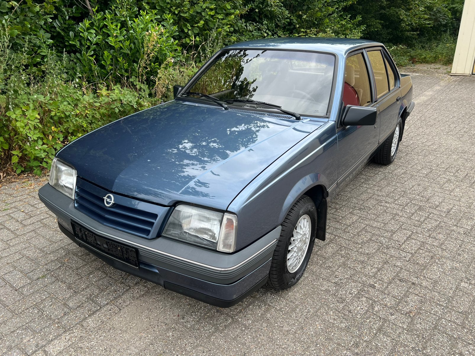 Opel Ascona C 1.6i Jubilee 1987 1e Eigenaar, Auto's, Voorwielaandrijving, Metallic lak, Stof, 980 kg