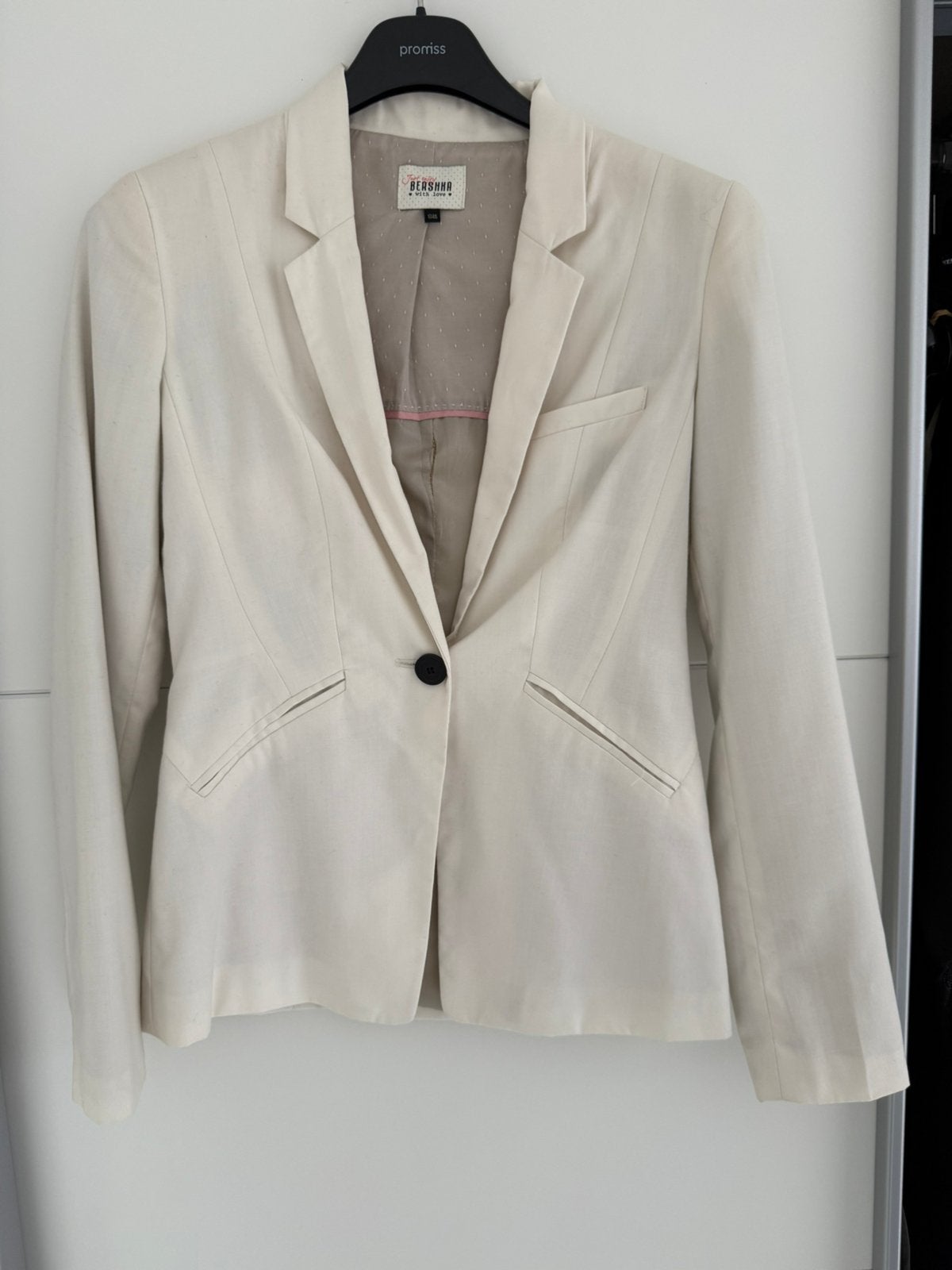 Bershka blazer maat s, Kleding | Dames, Beige, Ophalen of Verzenden, Zo goed als nieuw, Jasje
