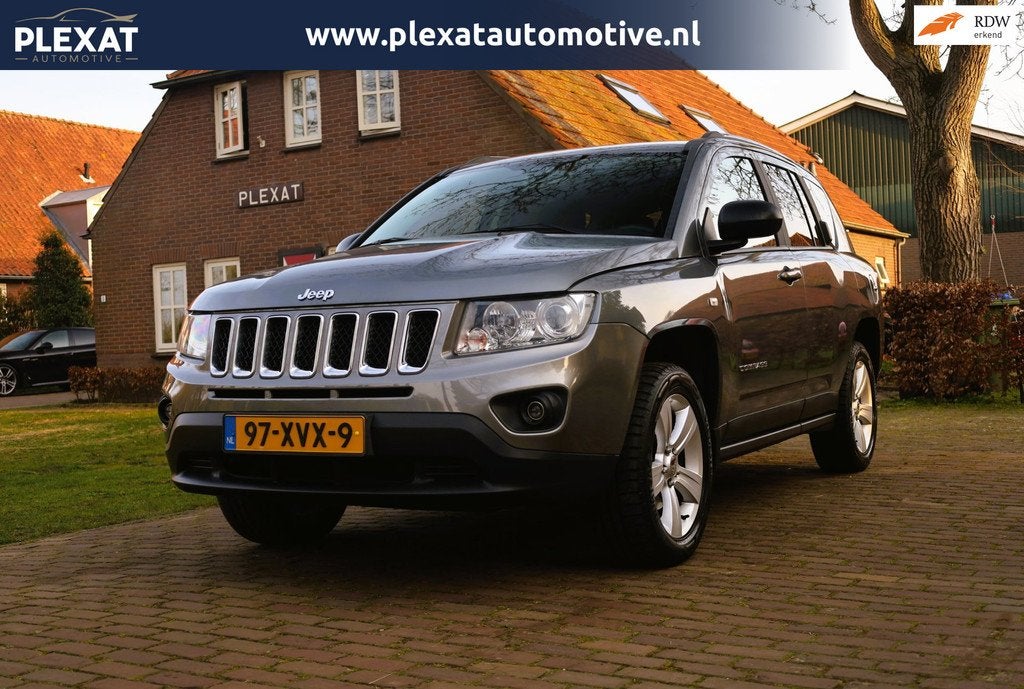 Jeep Compass 2.0 Sport | Slechts 55.000KM | Cruise Control |, Gebruikt, Zwart, Handgeschakeld, Traction-control