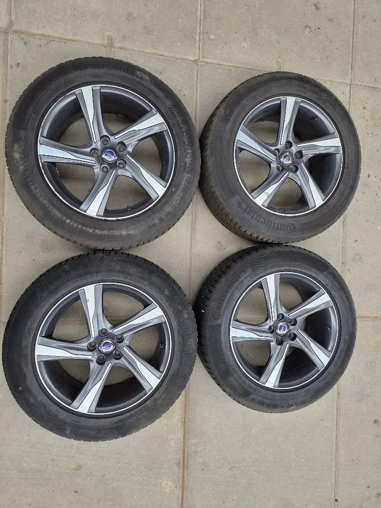Volvo Ixion 18 inch met Continental 235 60 18 winterbanden, Ophalen, 18 inch, Gebruikt, Banden en Velgen