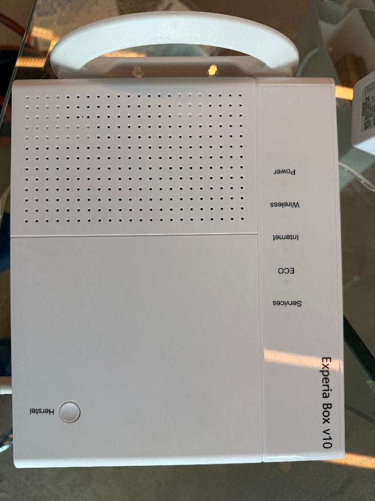 Experia Box V10 Router Modem, KPN, Ophalen of Verzenden, Zo goed als nieuw, Router met modem, Kpn
