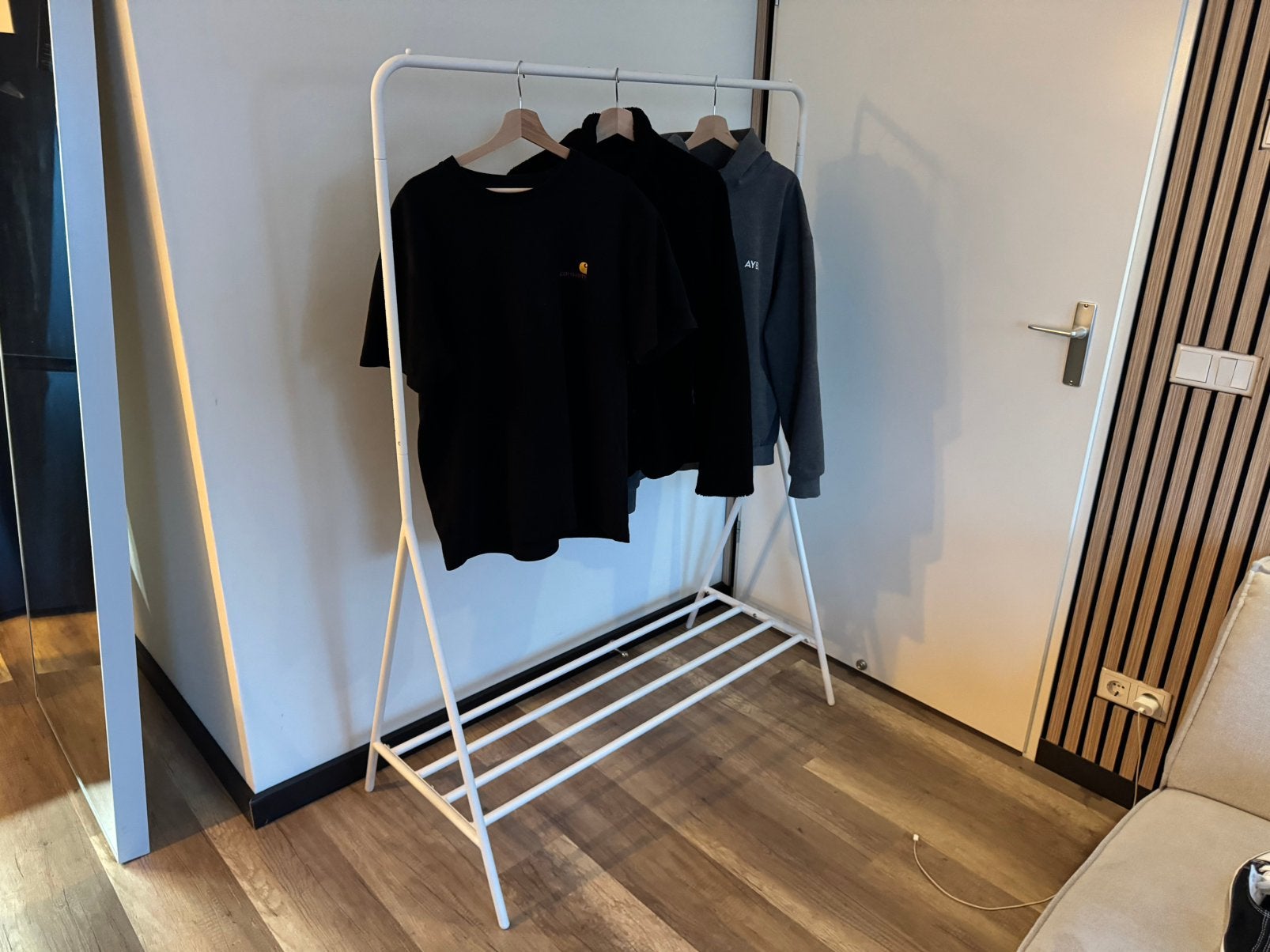Mooi wit JYSK LYNGDAL Kledingrek – Zo goed als nieuw, Kleding | Dames, Ophalen of Verzenden, Zo goed als nieuw