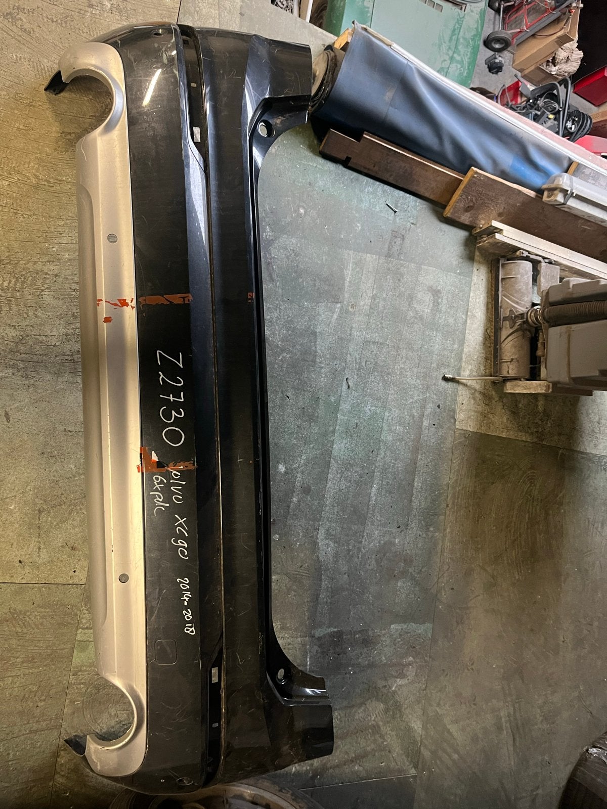 Volvo XC90 Bumper (Gebruikt) - Lichte Krasjes, Ophalen, Gebruikt, Volvo, Bumper