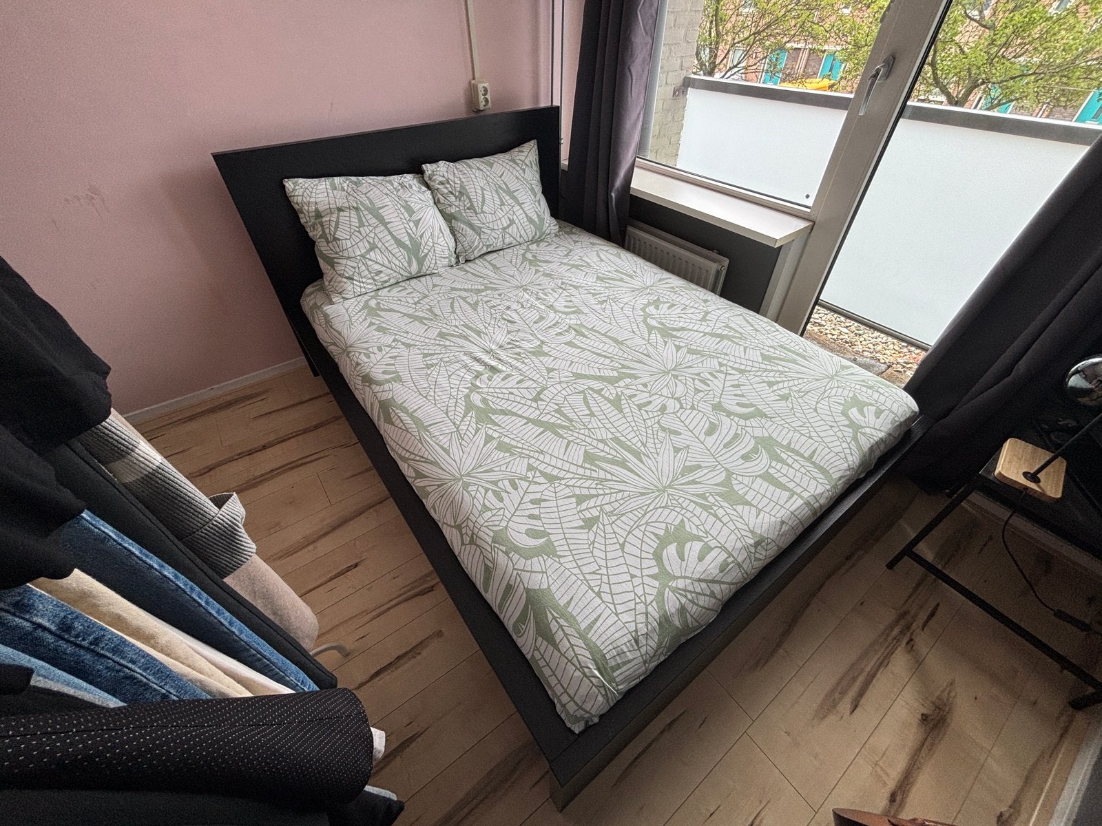 Ikea Malm bed 140x200 incl. lattenbodem, Huis en Inrichting, Slaapkamer | Complete slaapkamers, Ophalen, Zo goed als nieuw, Tweepersoons