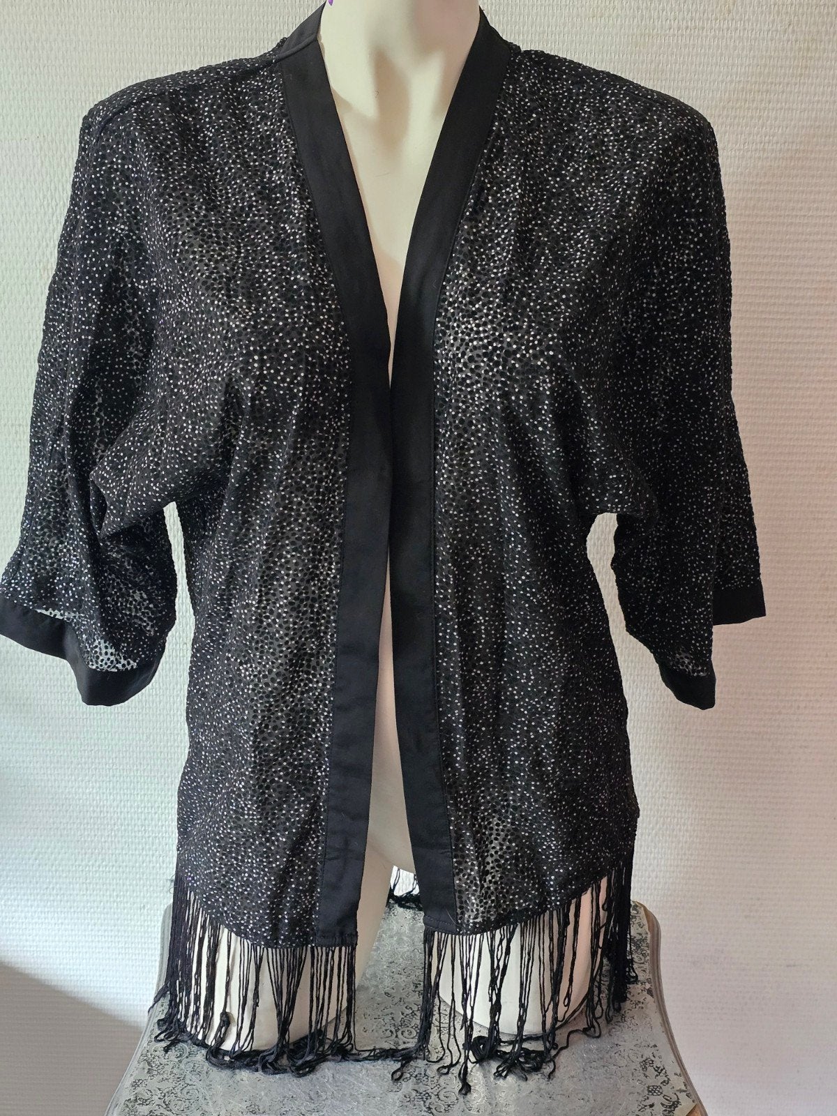 Eksept dames Kimono met franjes, zwart, maat S/M, Zwart, Ophalen of Verzenden, Zo goed als nieuw, Eksept