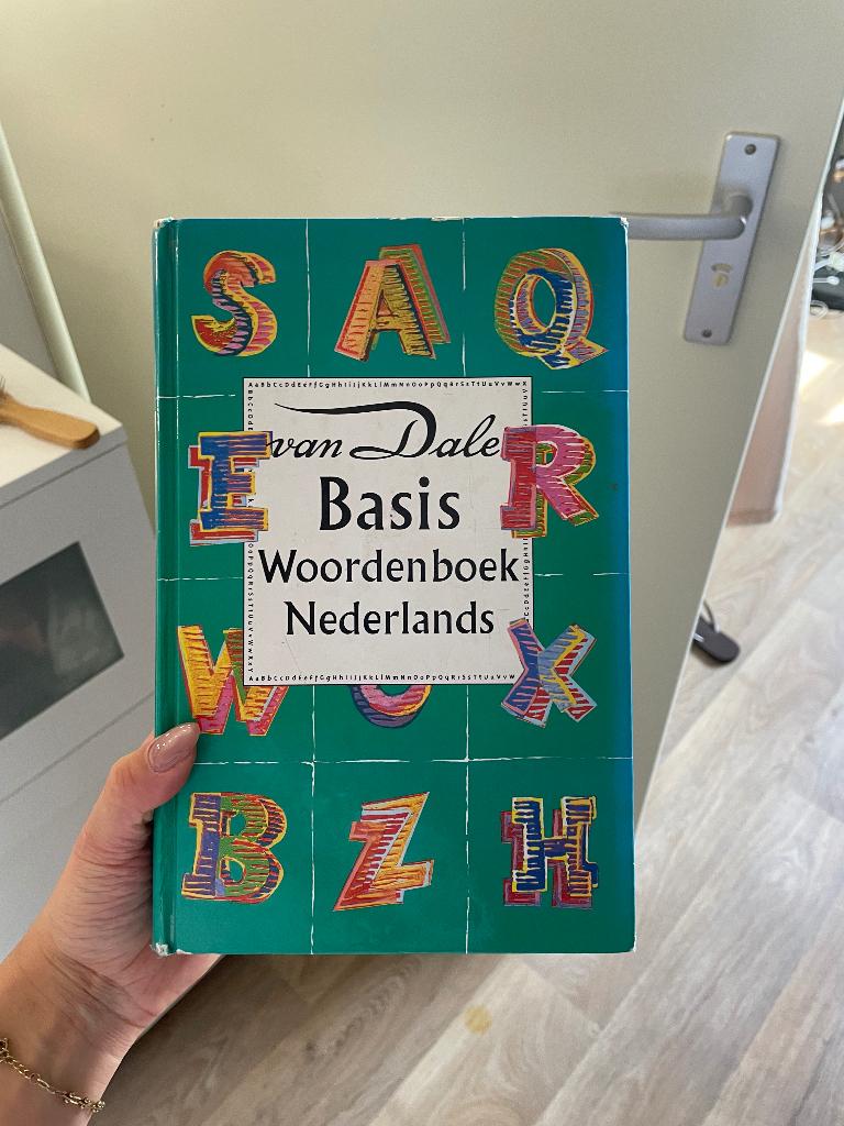 Van Dale basis woordenboek Nederlands, Boeken, Woordenboeken, Nederlands, Zo goed als nieuw, Van Dale, Ophalen