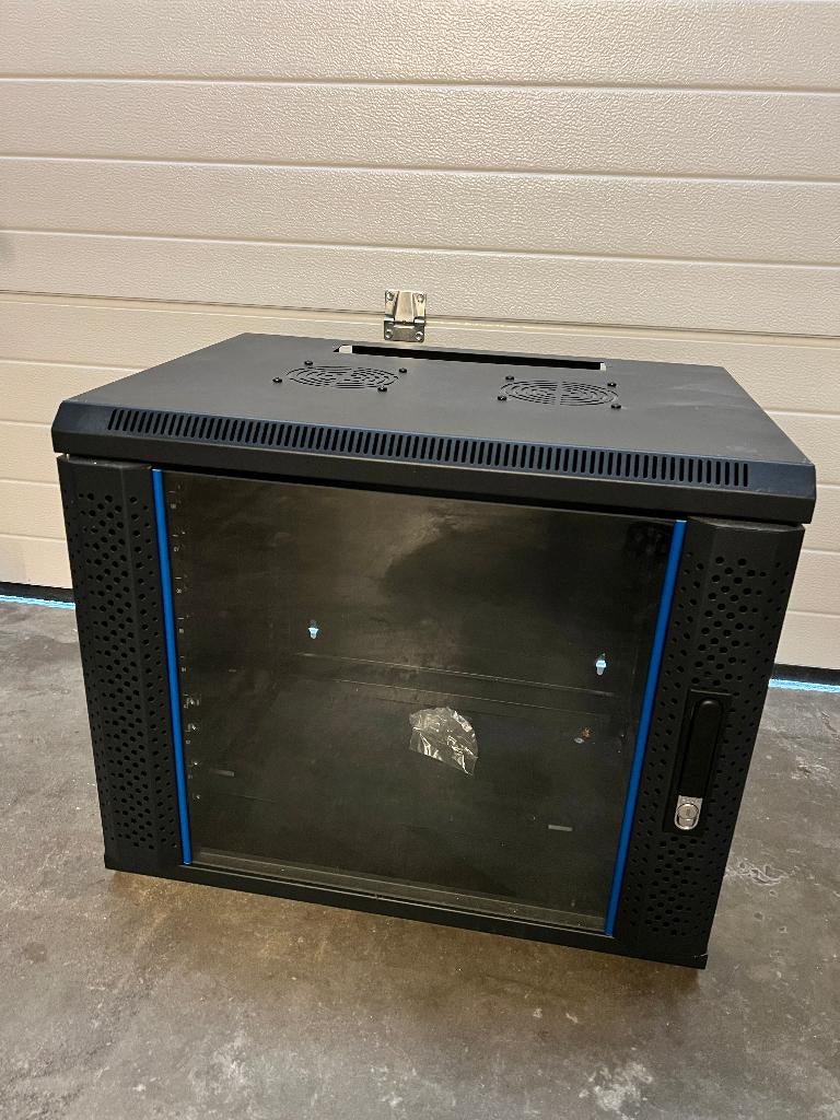 Patchkast 9U, Computers en Software, Serverkasten, Ophalen, Gebruikt, Glas, Plaatstaal