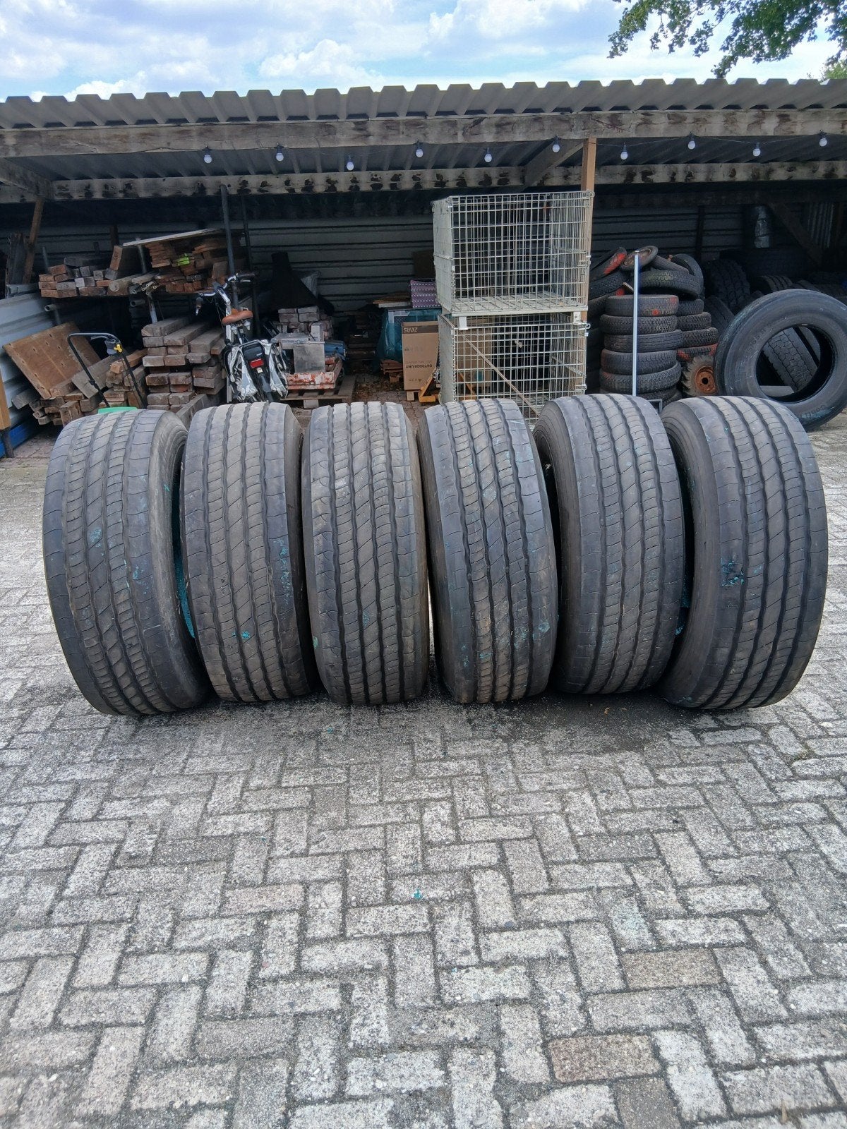 T.k trailerbanden Sava 385-65-22.5 loadindex 164k ,12tot14mm, Auto-onderdelen, Vrachtwagen-onderdelen, Ophalen of Verzenden, Overige merken