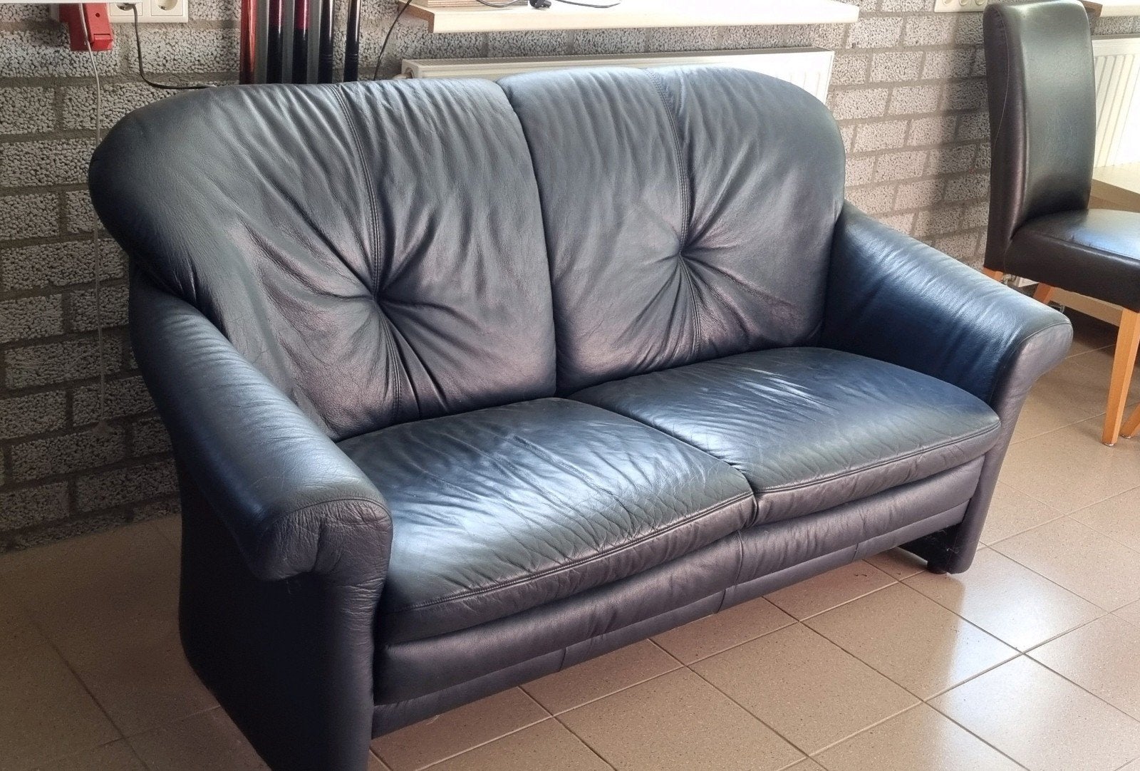 Comfortabele tweepersoonsbank van leer, Ophalen, Gebruikt, 150 tot 200 cm, Tweepersoons