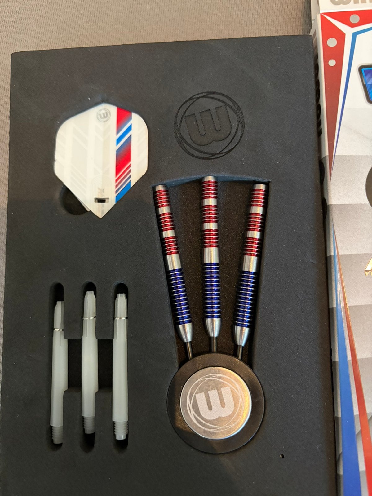 2 setjes darts nieuwstaat, Ophalen, Zo goed als nieuw, Pijlen