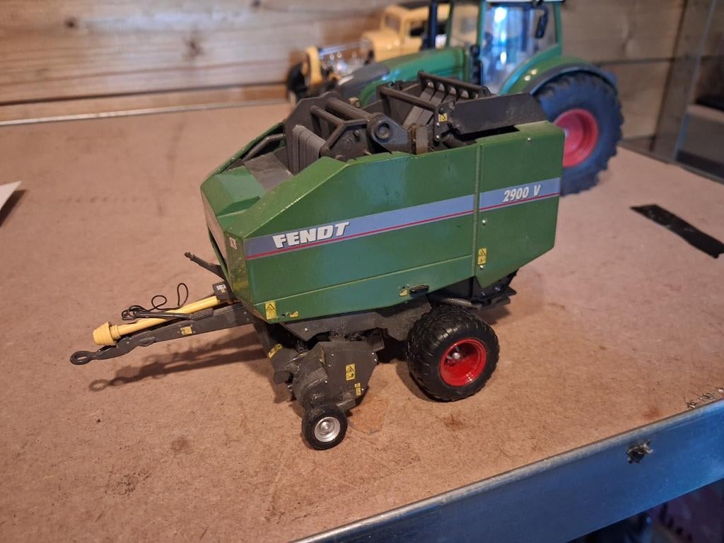 Fendt, Ophalen of Verzenden, Zo goed als nieuw, Tractor of Landbouw, Universal Hobbies
