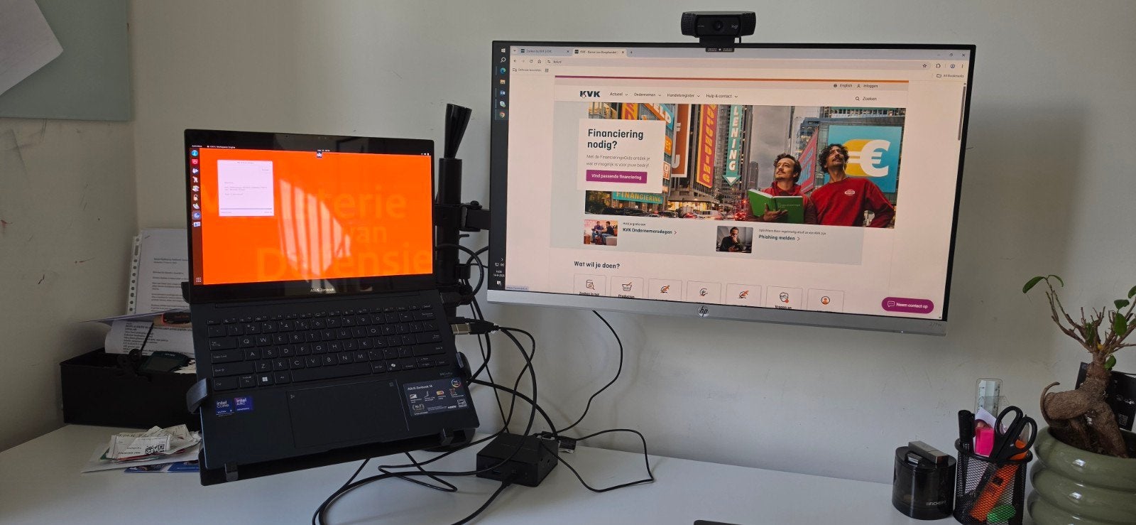 Foto 3 van HP 27 inch monitor - Full HD