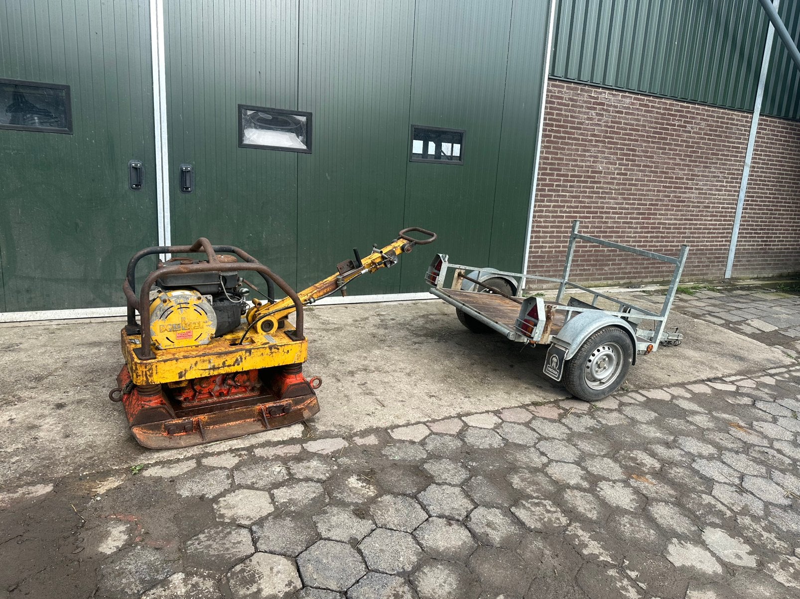 Weber trilplaat met aanhanger, Ophalen, Gebruikt