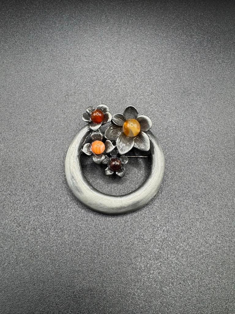 Broche met Bloemen en Stenen, Verzenden