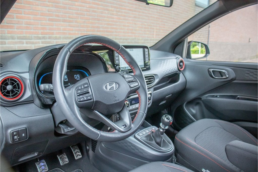 Hyundai i10 1.0 T-GDI N Line, 4.000km NAP, Stoel & Stuurverw, Voorwielaandrijving, Stof, Gebruikt, Automatische klimaatregeling
