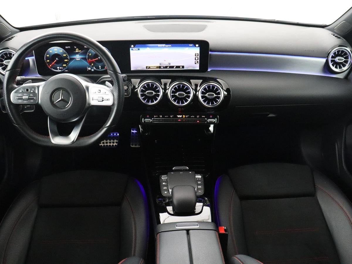 Mercedes-Benz A-klasse 180 Business Solution AMG | Camera |, Auto's, Gebruikt, 4 cilinders, Origineel Nederlands, Bedrijf