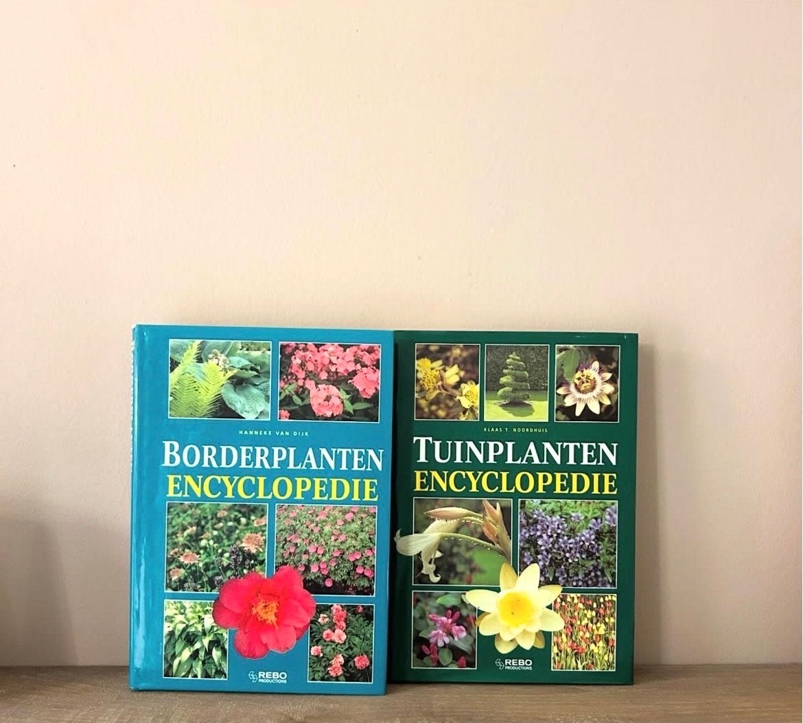 Borders en Tuinplanten Encyclopedie - 2 boeken, Ophalen of Verzenden, Gelezen, Tuinieren en Tuinplanten