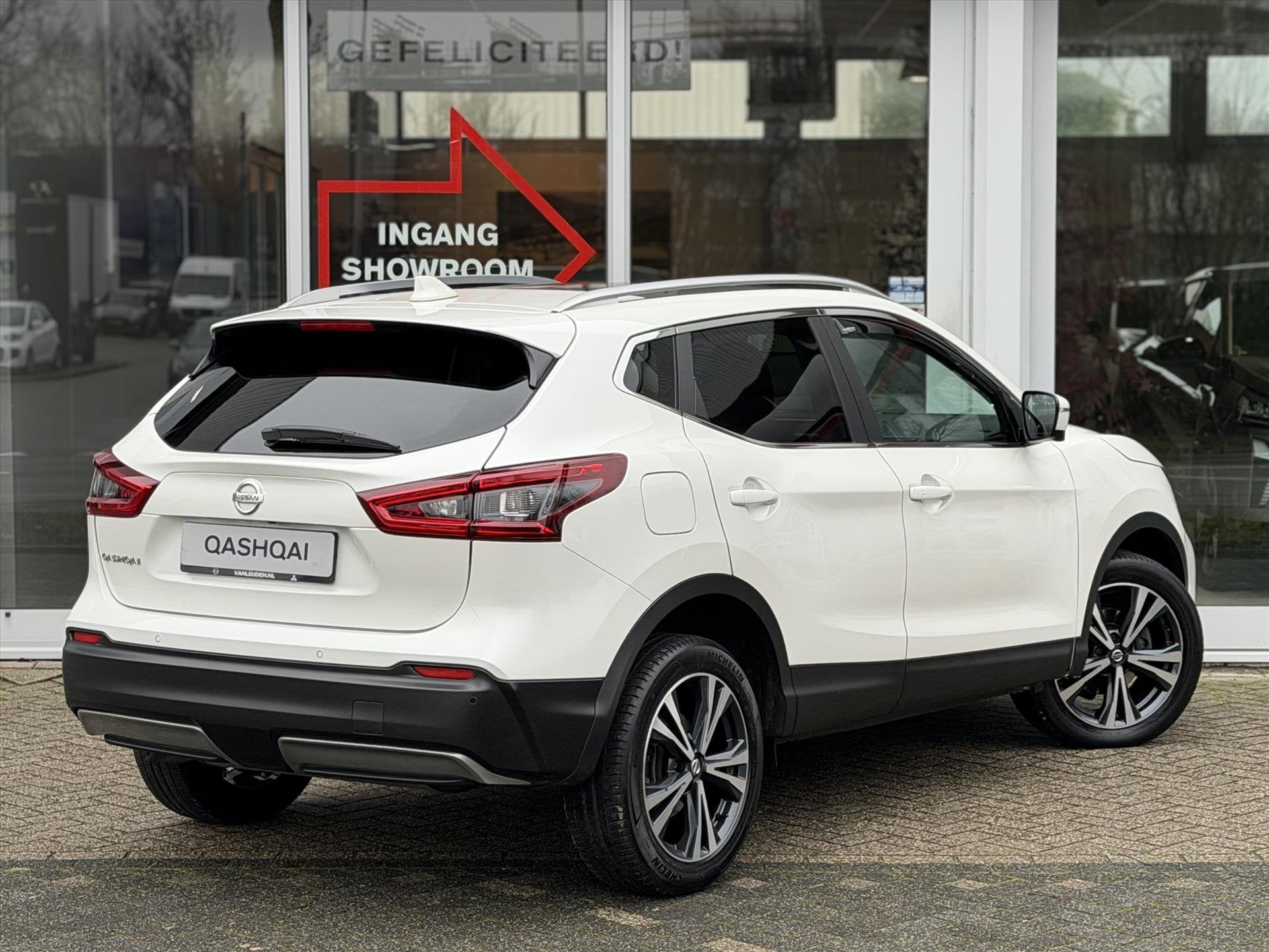 NISSAN Qashqai 1.3 DIG-T 160pk DCT N-Connecta | LED | Panora, Auto's, Stof, Gebruikt, 4 cilinders, 1290 kg