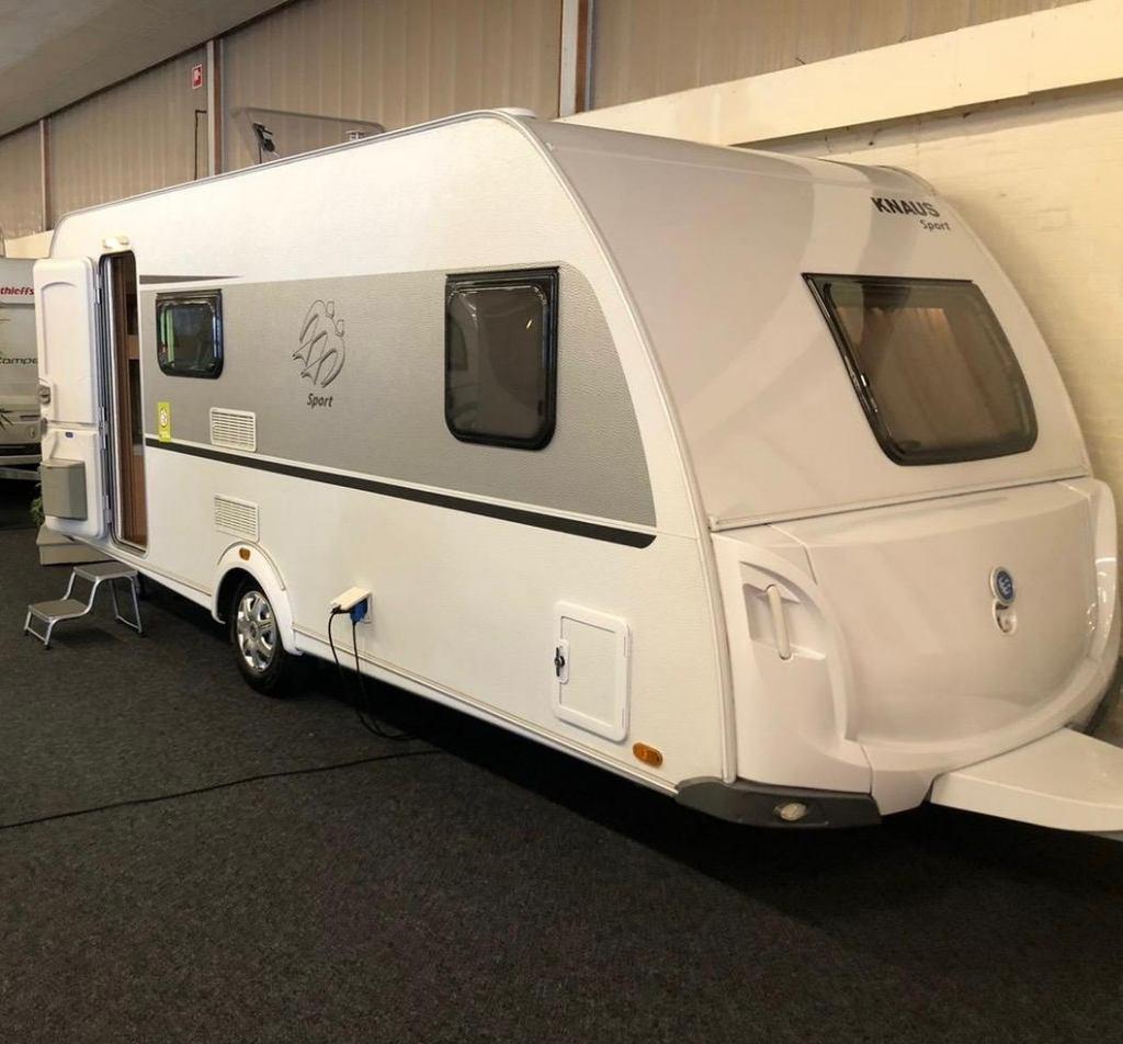 Luxe Knaus Sport 500 FDK (2014) Stapelbed/Mover/Tent/Luifel, Treinzit, Particulier, 5 tot 6 meter, Knaus