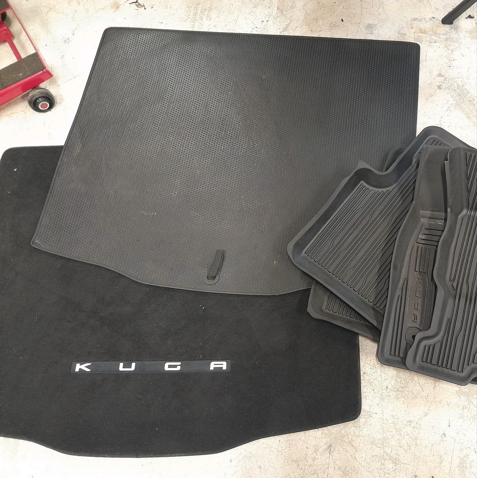 Ford kuga originele kofferbak matten 2 stuks, Ophalen