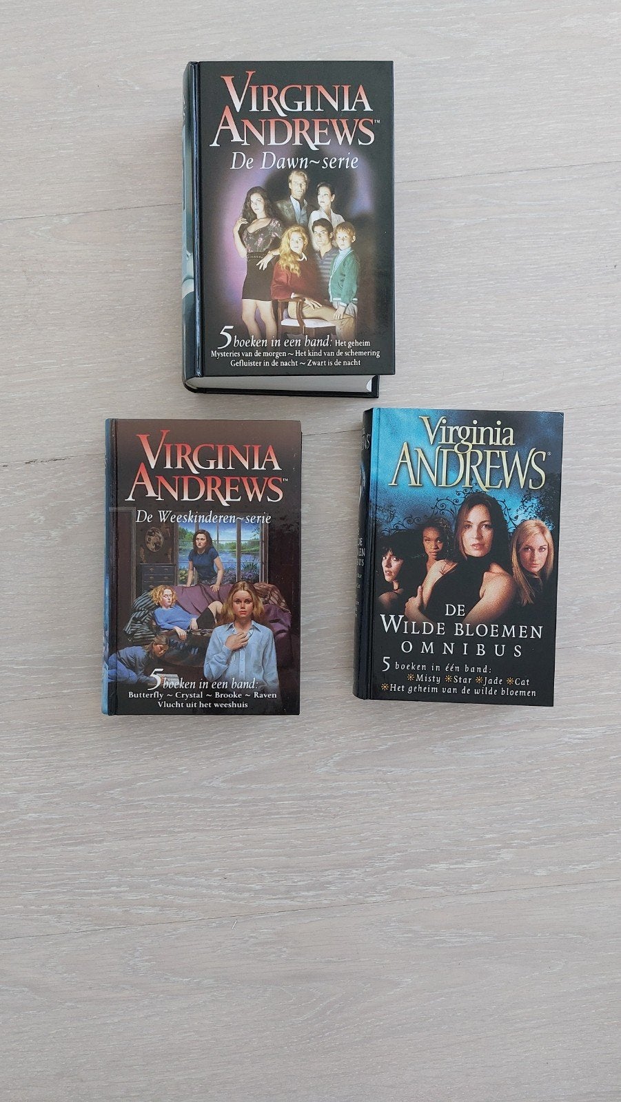 3 omnibus boeken Virginia Andrews, Ophalen of Verzenden, Zo goed als nieuw, Virginia Andrews
