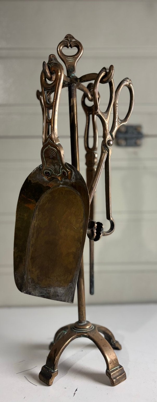 Antiek messing haardstel op standaard haardgereedschap, Ophalen of Verzenden