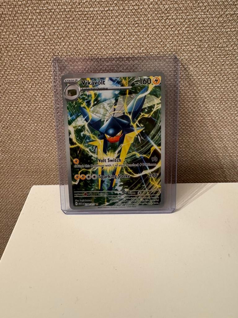 Vikavolt van Ascended Heroes, Ophalen of Verzenden, Zo goed als nieuw, Losse kaart, Foil
