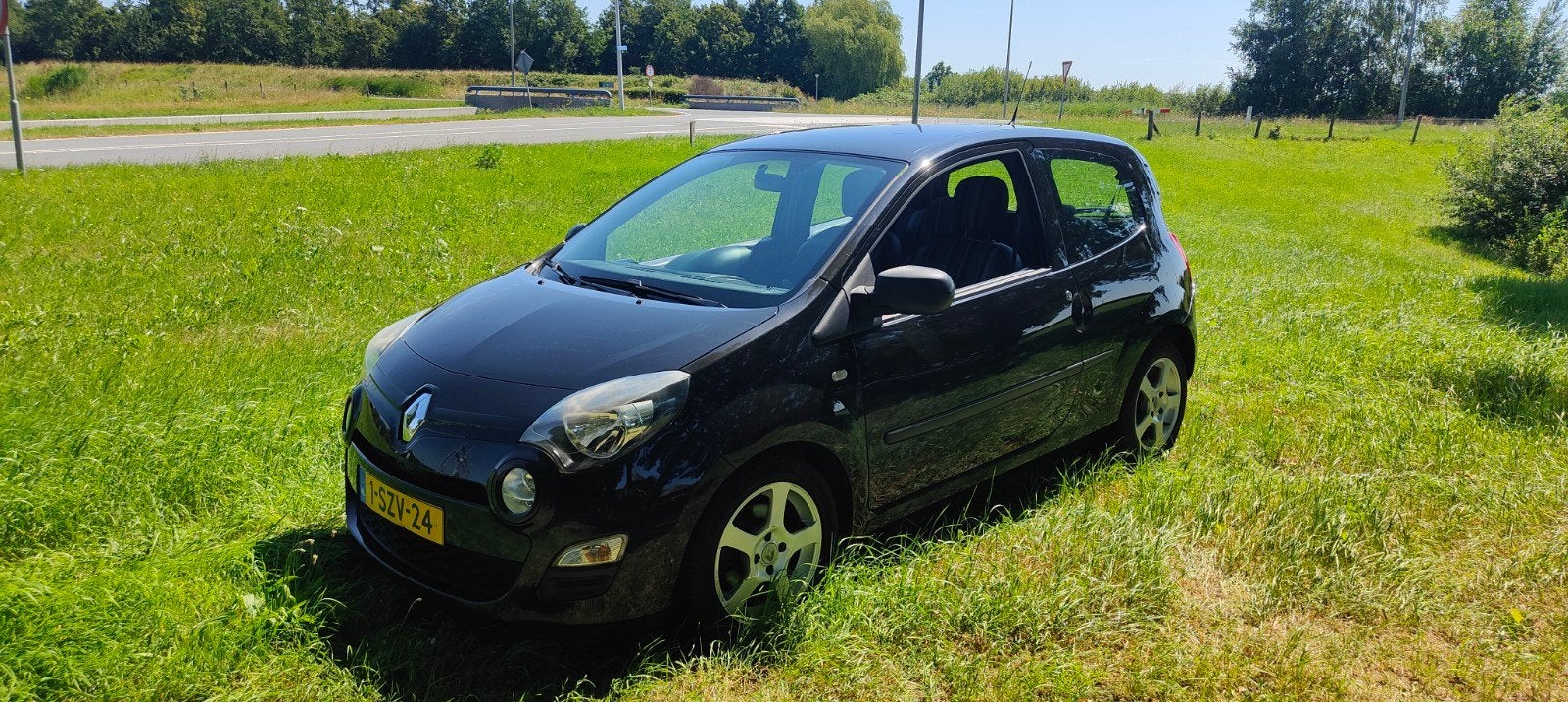 Renault Twingo 1.2 16V 2014 Zwart, Auto's, Renault, Voorwielaandrijving, 839 kg, Twingo, 74 pk