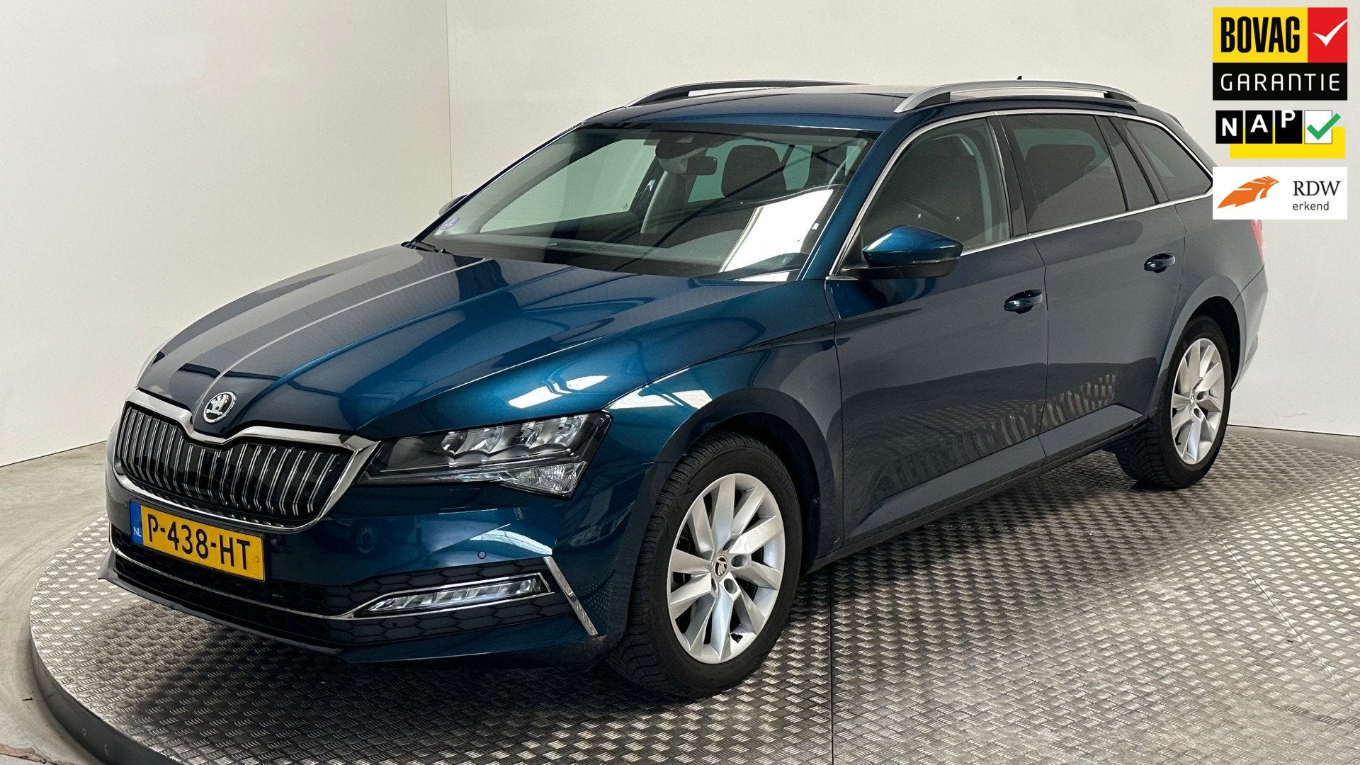 Skoda Superb Combi 1.4 TSI iV Business Edition Plus automaat, Gebruikt, Euro 6, Blauw, Hybride Elektrisch/Benzine